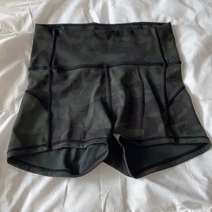 Lululemon biker shorts 2.5